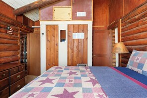 3 habitaciones, tabla de planchar con plancha y cuna de viaje 