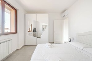 2 chambres, fer et planche à repasser, lit parapluie, Wi-Fi gratuit