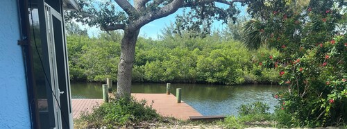 Life on the water: Dock your boat & walk the beach