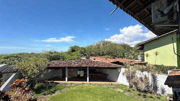 Quarto casal clássico, vista para o jardim | Espaço de trabalho para notebook, Wi-Fi de cortesia