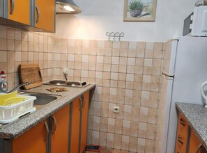 Fridge, microwave, oven, stovetop - Apartments Nada - One Bedroom Apartment (A4) (Fazana)