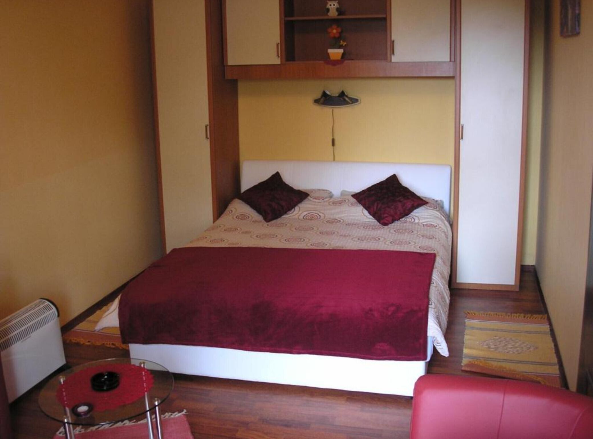 1 bedroom, internet, bed sheets