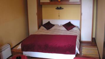 1 bedroom, internet, bed sheets