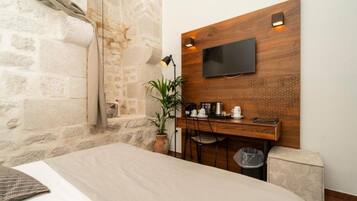 1 bedroom, iron/ironing board, Internet, bed sheets