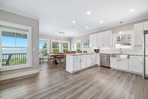 Fridge, microwave, oven, stovetop - 6BD / Sleeps 21/ Waterfront / Private Pool (gulf shores)