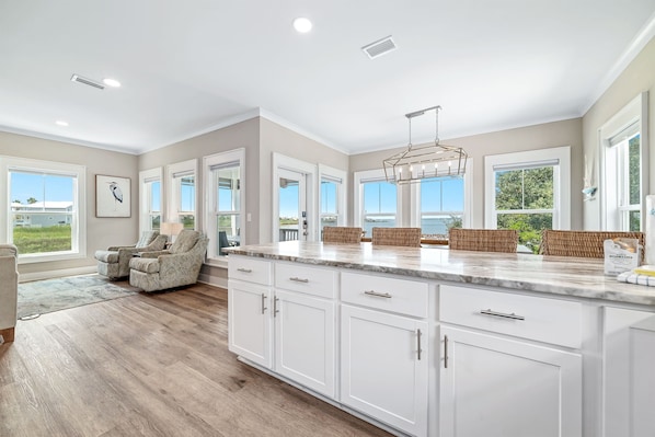 Interior - 6BD / Sleeps 21/ Waterfront / Private Pool (gulf shores)
