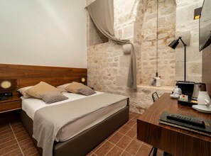 1 bedroom, iron/ironing board, Internet, bed sheets