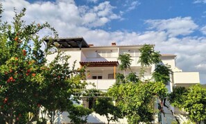 Exterior - Apartments Verović Rab Banjol - One Bedroom Apartment With Terrace (A4) (Banjol)