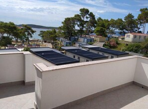 Property grounds - Apartments Verović Rab Banjol - One Bedroom Apartment With Terrace (A4) (Banjol)