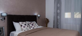 Ginko Rooms - Triple Room With Private Bathroom (A2)