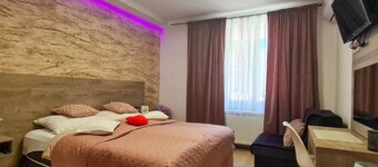 Ginko Rooms - Triple Room With Private Bathroom (A2)