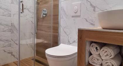 Ginko Rooms - Triple Room With Private Bathroom (A4)