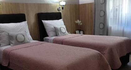 Ginko Rooms - Triple Room With Private Bathroom (A4)