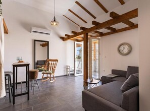 TV - Apartment Sea&Sunset view - Two Bedroom Apartment With Loggia And Sea View (Novalja)
