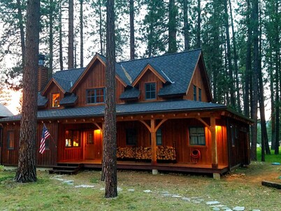 GRAEAGLE TIMBERFRAME CHATEAU LOCATED IN PLUMAS PINES COUNTRY CLUB ON GOLF COURSE