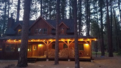 GRAEAGLE TIMBERFRAME CHATEAU LOCATED IN PLUMAS PINES COUNTRY CLUB ON GOLF COURSE