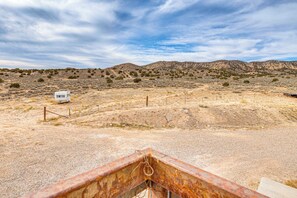 المنطقة المحيطة بالمنشأة