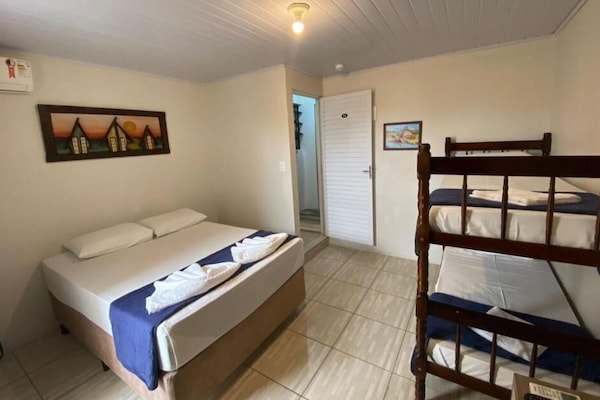 Quarto quádruplo básico | Wi-Fi de cortesia