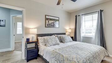 3 chambres, fer et planche à repasser, lit parapluie, accès Internet