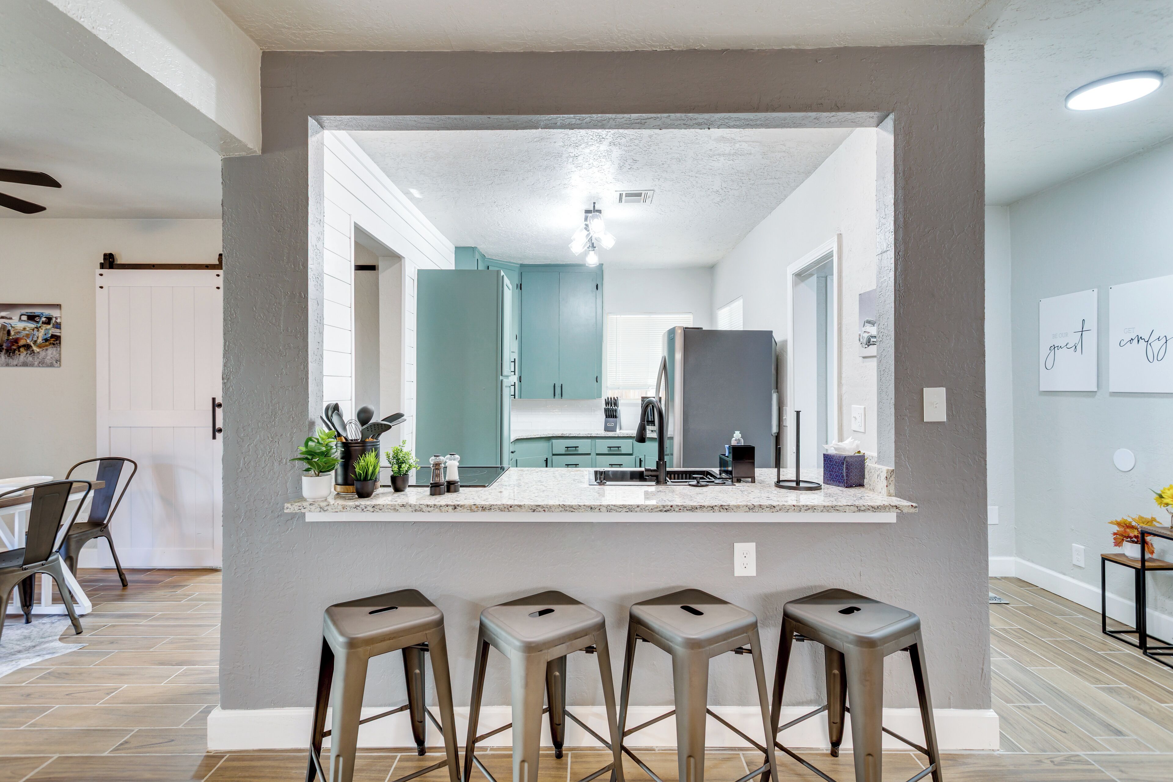 Fridge, microwave, stovetop, dishwasher