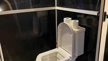 Deluxe Double Room | Bathroom | Shower