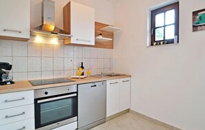 Refrigerador, horno, placa de cocina, lavavajillas