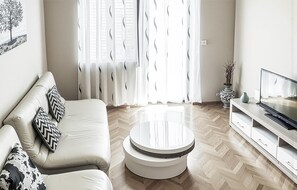 TV, ping pong - Awesome home in Polaca (Polaca)