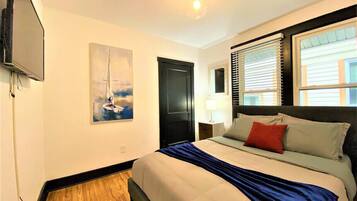 5 bedrooms, desk, iron/ironing board, travel crib