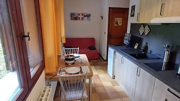 Micro-ondes, four, plaque de cuisson