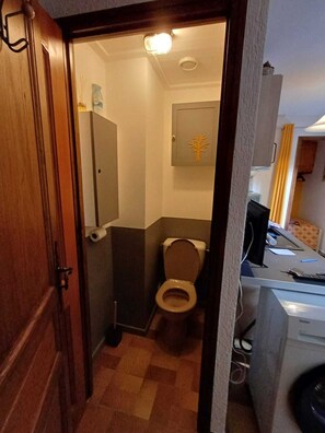 Hair dryer, towels, soap, toilet paper