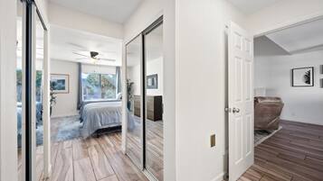 1 chambre, fer et planche à repasser, Wi-Fi, draps fournis