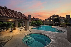 Outdoor pool - Charming Scottsdale Villa - Minutes to Old Town • Close to ASU • Garage Parking (Scottsdale)