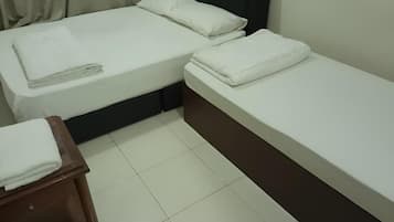 Classic Dört Kişilik Oda, Şehir Manzaralı | Ütü/ütü masası, ücretsiz kablosuz İnternet