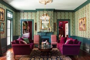 Interior - The Big Muddy Inn  - Deluxe Single Queen Room (Natchez)