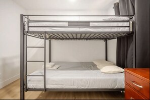 3 slaapkamers, gratis wifi, beddengoed, rolstoeltoegankelijk