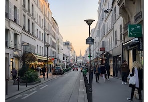 Miscellaneous - Living room+bedroom+bathroom: private (Paris)