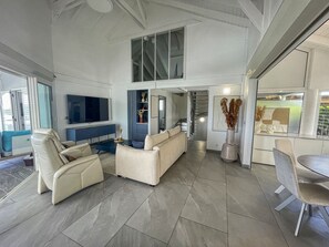 Interior - Villa with pool & sea view for 12 (Sainte-Anne)