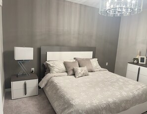 2 bedrooms, iron/ironing board, Internet, bed sheets - Brand New 2-bedroom condo at Webb's Reserve Country Club in Babcock Ranch (Punta Gorda)