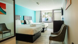 Rom, 2 queensize-senger, ikke-røyk | Skrivebord, blendingsgardiner, strykejern/-brett og wi-fi (inkludert)