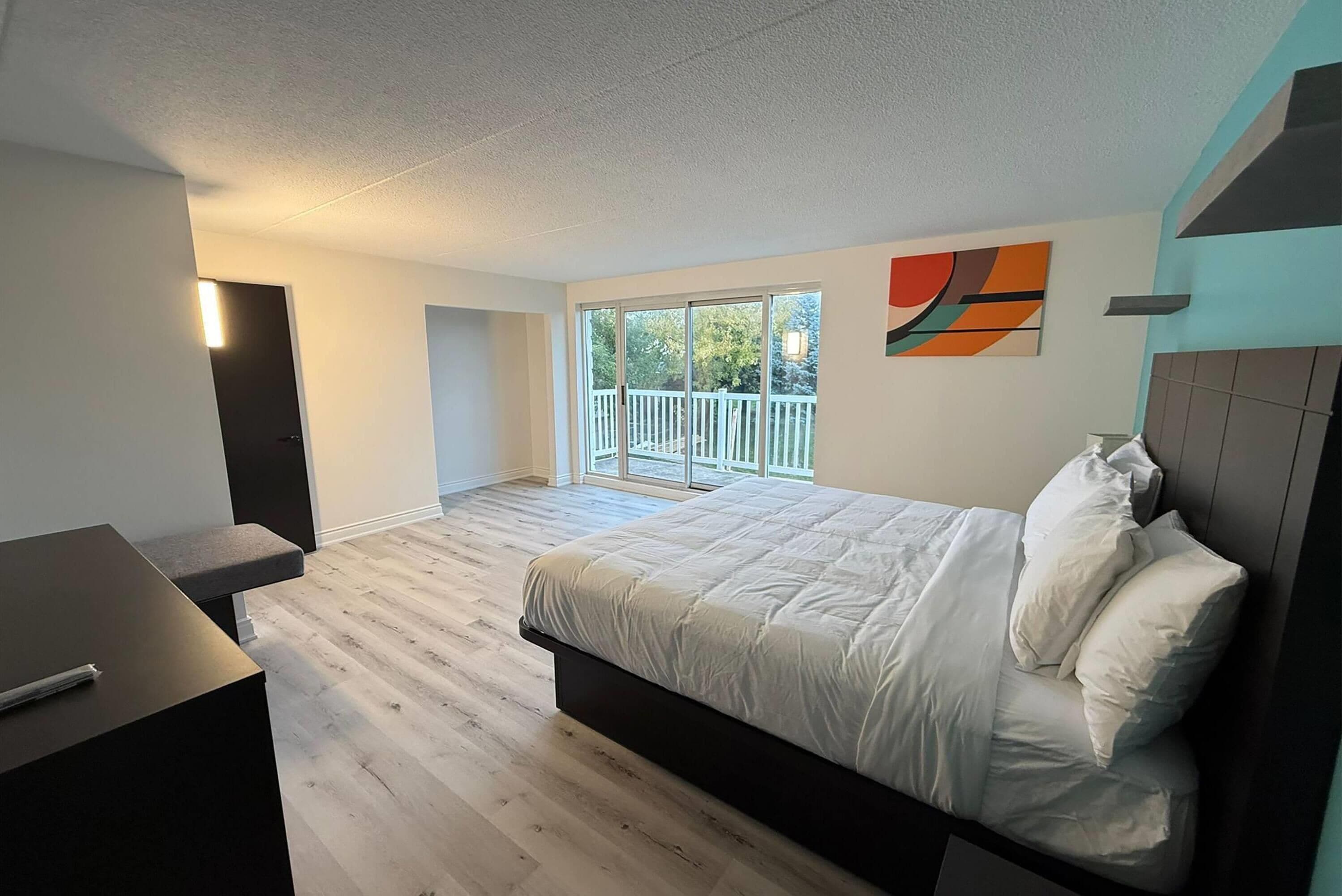 1 King Bed, Non-Smoking | Free WiFi