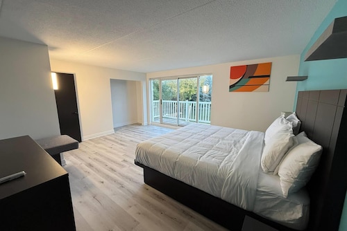 Howard Johnson By Wyndham Brampton