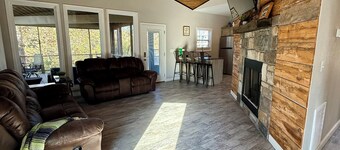 The Lookout Lodge by Stay Current River
