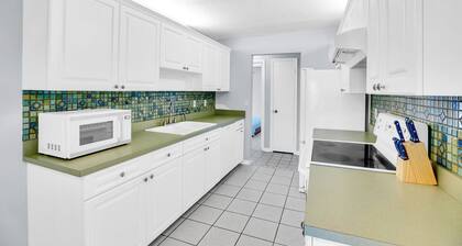 3-bedroom house in charming Vero Beach with AC