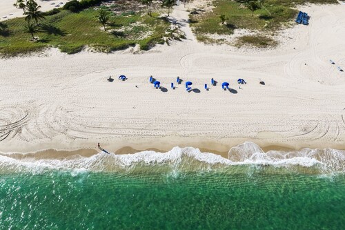 PRIME LOCATION — Walk 2 Beach, Restaurants, Nightlife, Las Olas — Private Pool