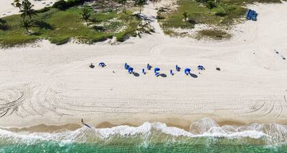 PRIME LOCATION — Walk 2 Beach, Restaurants, Nightlife, Las Olas — Private Pool