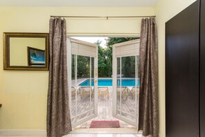 Interior - PRIME LOCATION — Walk to BEACH, Restaurants, Nightlife, Las Olas — Private Pool (Fort Lauderdale)