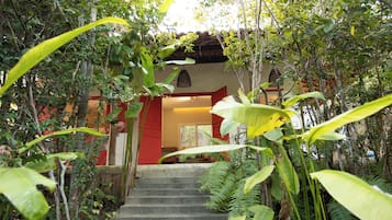 家庭平房, 厨房, 花园景观 | 露台