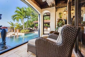 A heated pool - Mediterranean Waterfront Estate on Caloosahatchee (Fort Myers)