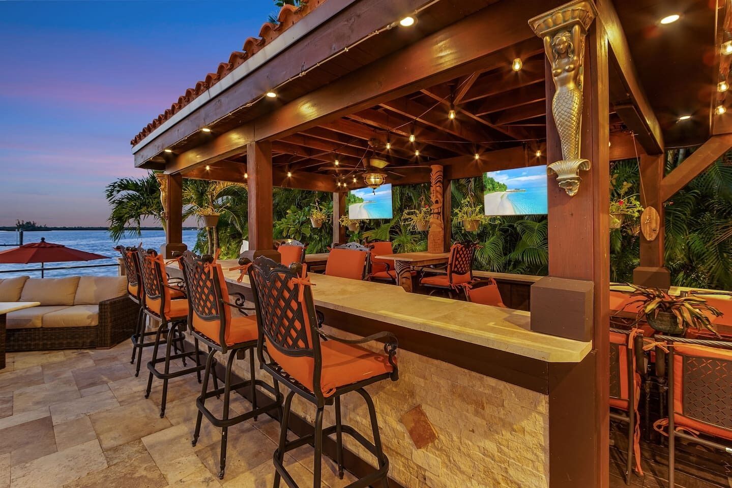 Bar (en la propiedad)