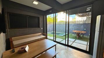 Studio | Bahagian dalam